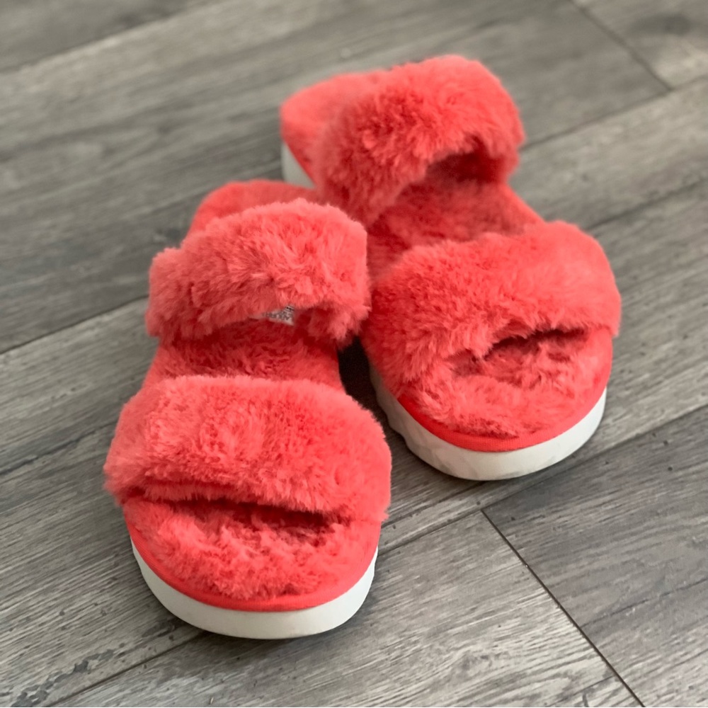 Koolaburra By UGG Faux Fur Slides Sandals Coral Comfy - Picture 2 of 5
